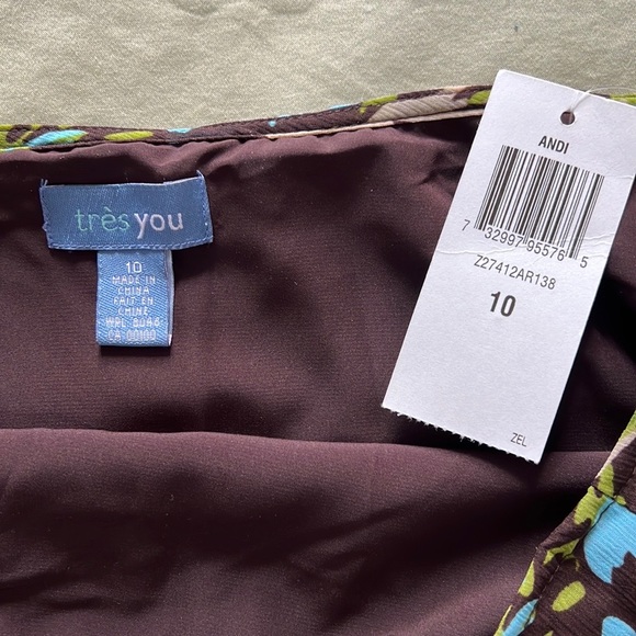 Lovely new long flounce skirt with side zipper. - Picture 9 of 9